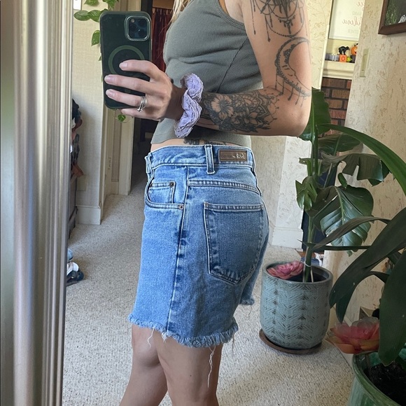 Bill Blass Vintage 90s Frayed Hem Jean Shorts - Picture 10 of 10